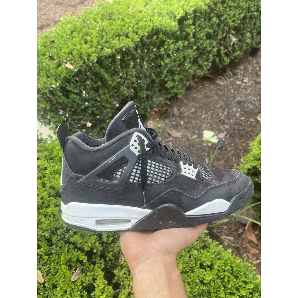 Size 9 - Air Jordan 4 Retro White Thunder